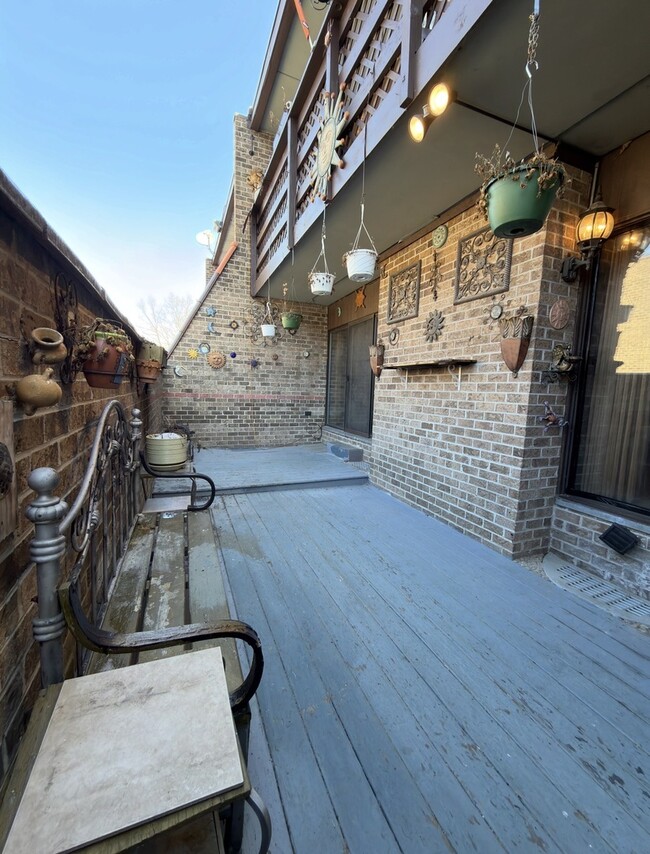 Building Photo - 203 Kenneth Cir