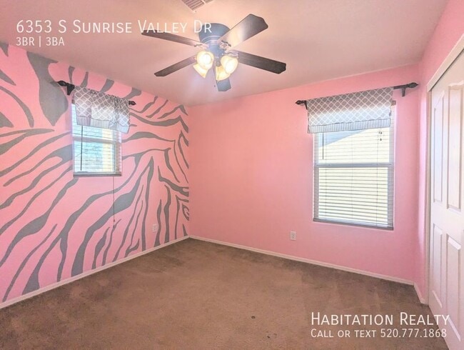 Building Photo - 6353 S Sunrise Valley Dr