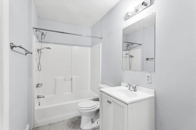 Building Photo - 2804 Breeze Terrace