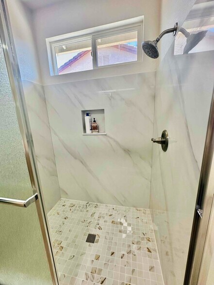 Building Photo - 7993 Bothwell Dr