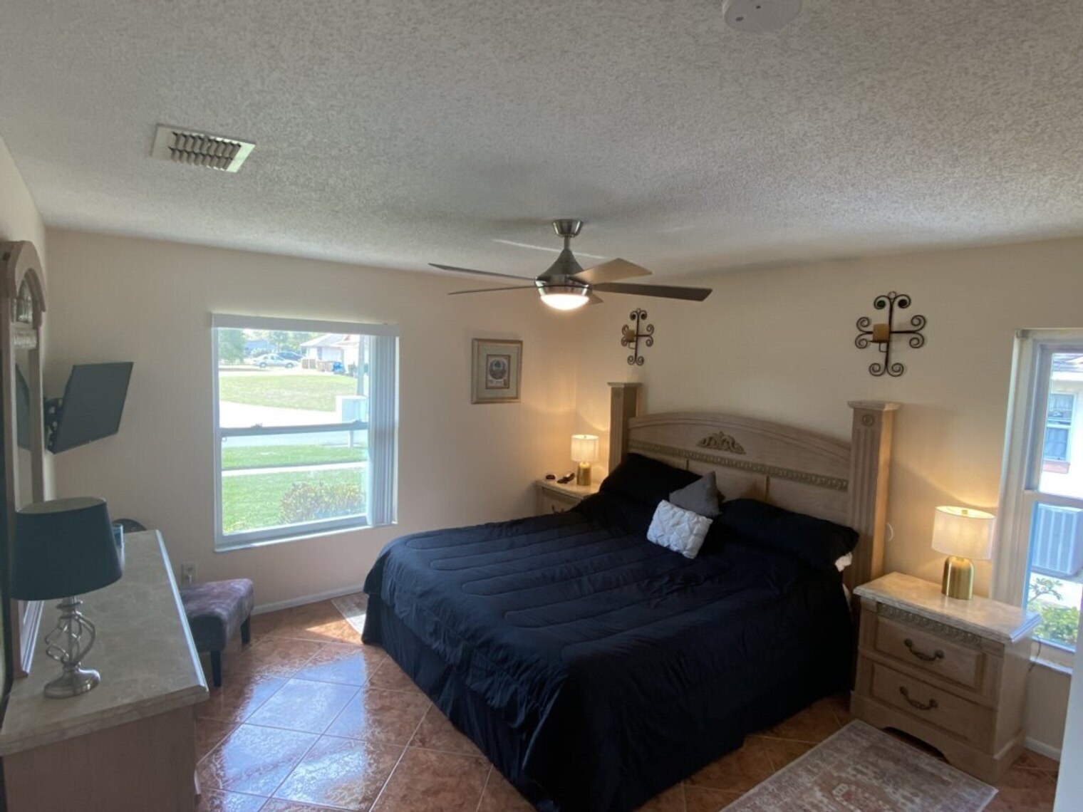 Building Photo - 7725 Indian Ridge Trail N