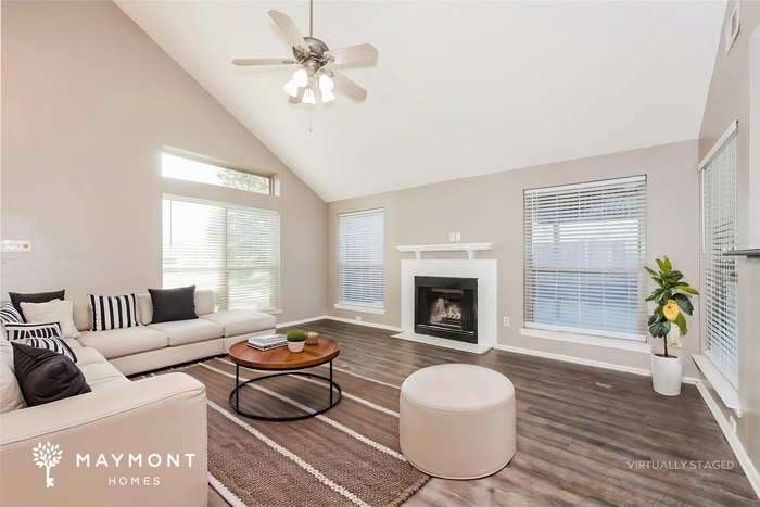 Building Photo - 6406 Mercedes Dr