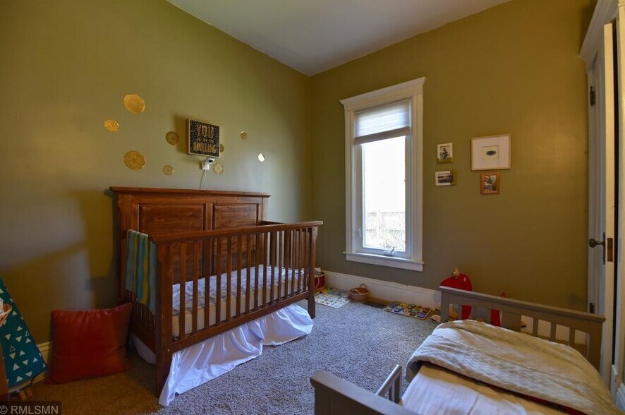 Building Photo - 3236 18th Ave S