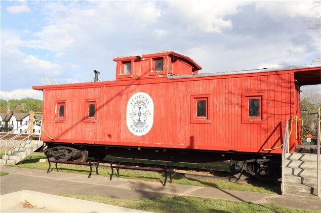 Building Photo - 5120 Railroad Ave