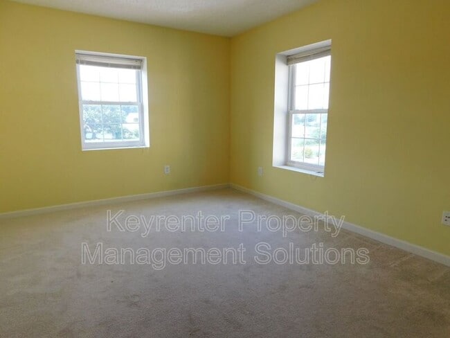 Building Photo - 24 Rose Garden Ln