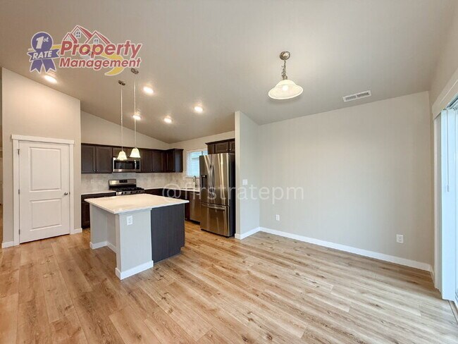 Building Photo - 11398 W Belgrave St