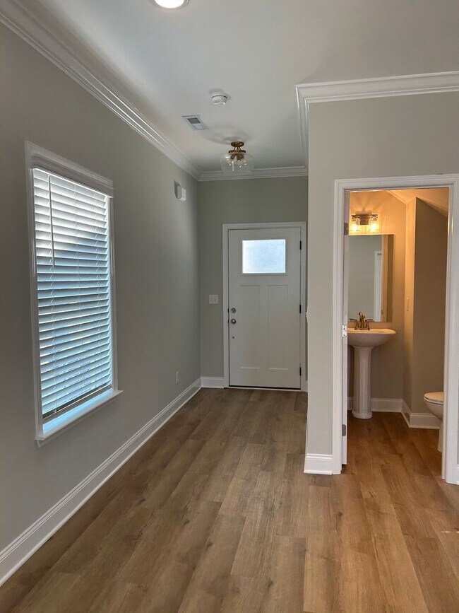 Building Photo - 3217 Green Turtle Ln NE