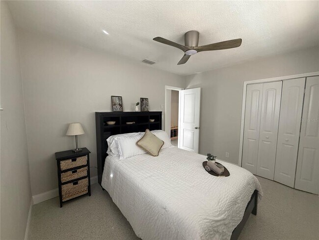 Building Photo - 6407 1st Palm Point