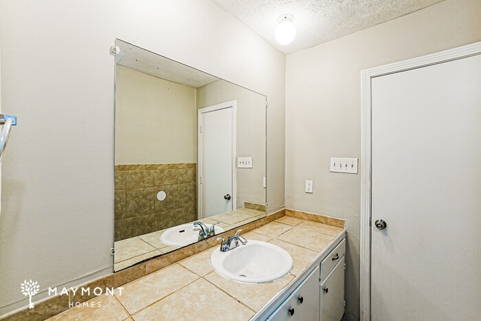 Building Photo - 112 Easthaven Dr