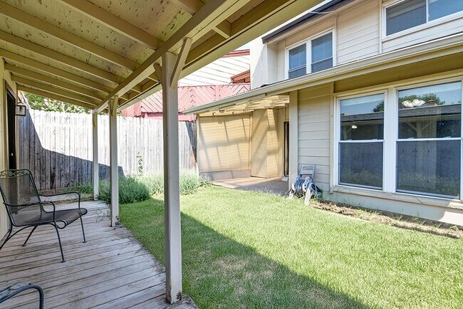 Building Photo - 2012 Court Pl