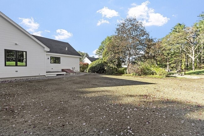 Building Photo - 18 Buttonwood Pl