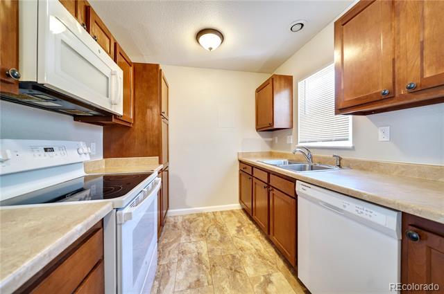 Building Photo - 318 Maplewood Dr