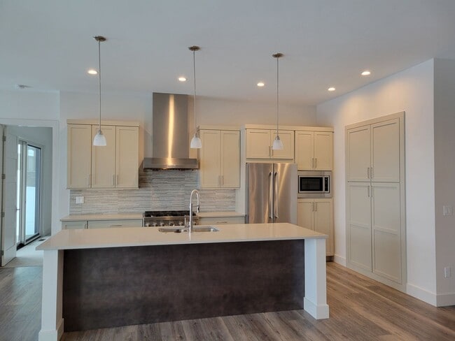 Building Photo - 3 Bed 2.5 bath house in Black Bull