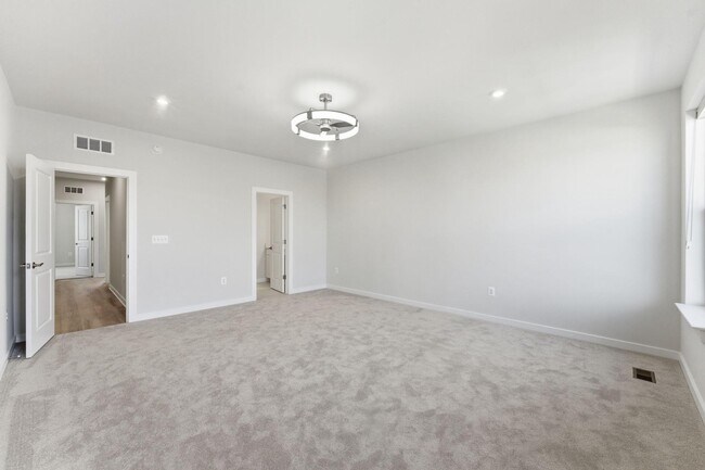 Building Photo - 2136 Glacier Rd