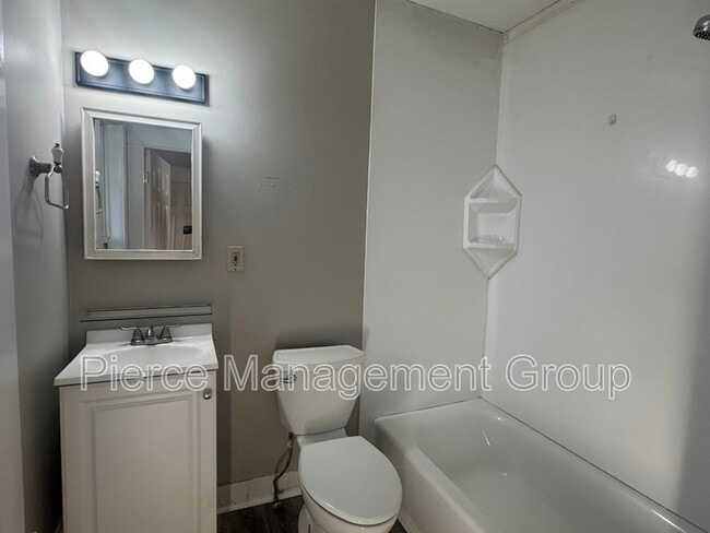 Building Photo - 69 Turnpike St