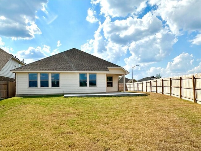 Building Photo - 336 Chaste Tree Dr