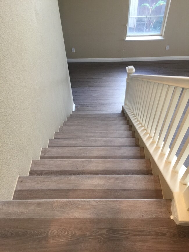 Building Photo - 1520 Sapphire Dr