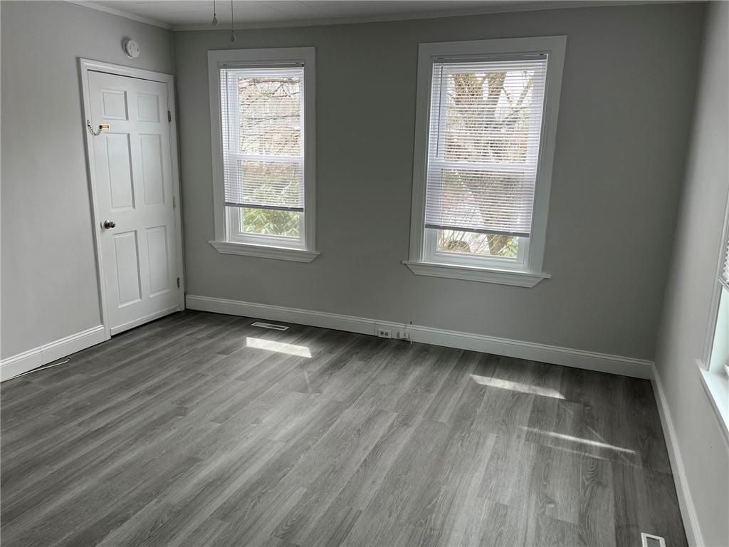 Building Photo - 318 Elm St