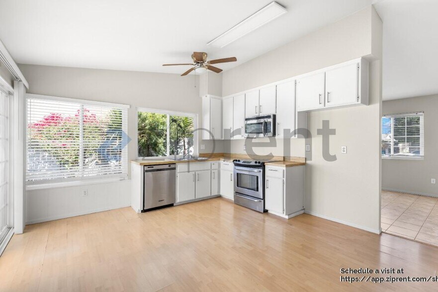 Building Photo - 5009 Tyler St