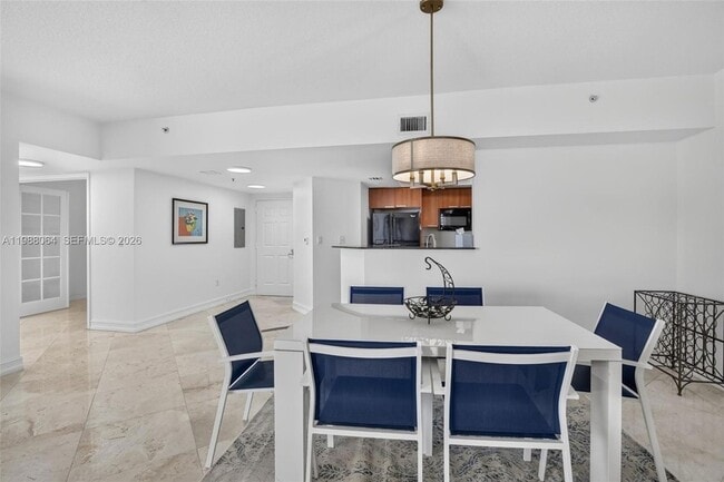 Building Photo - 16699 Collins Ave
