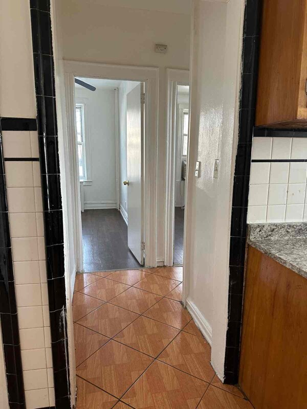 Building Photo - 1 Bronxwood