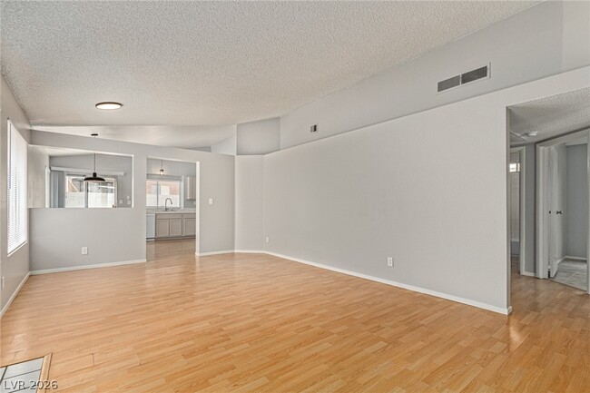 Building Photo - 2689 Rungsted St