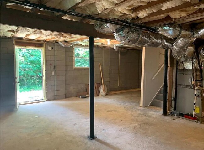 Building Photo - 985 Frontier Trail SW