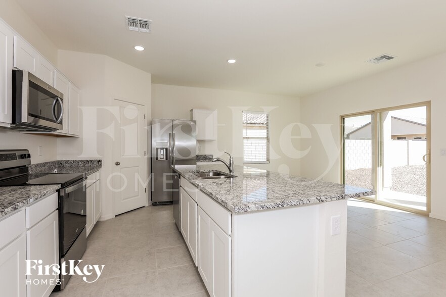 Building Photo - 3061 E Millennium Wy