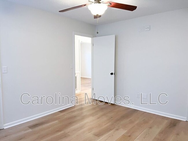 Building Photo - 2304 Saluda Dam Rd