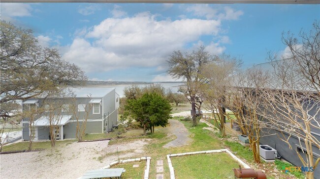 Building Photo - 1021 Hillcrest Forest