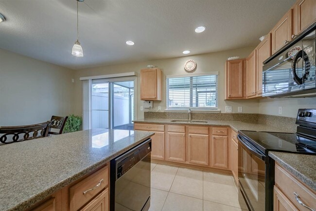 Building Photo - 159 Crete Ct