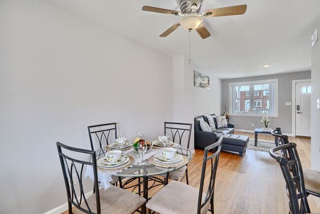 Building Photo - Spacious Townhome 3Bed/2Bath in Dundalk