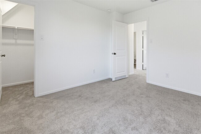 Building Photo - 28731 Bottom Grass Trl