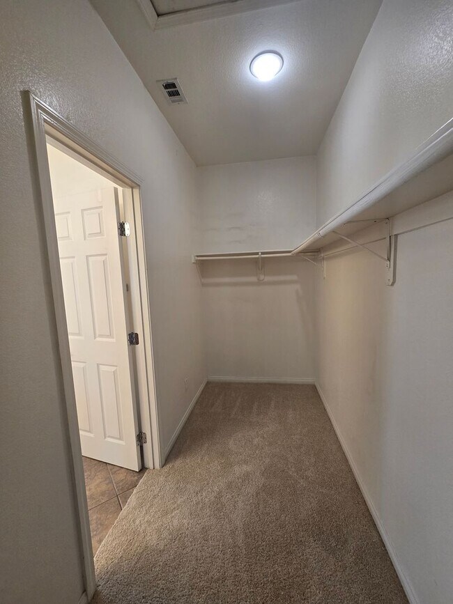 Building Photo - 9164 Craven Ave