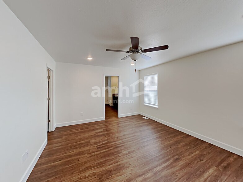 Building Photo - 2344 Surry Way