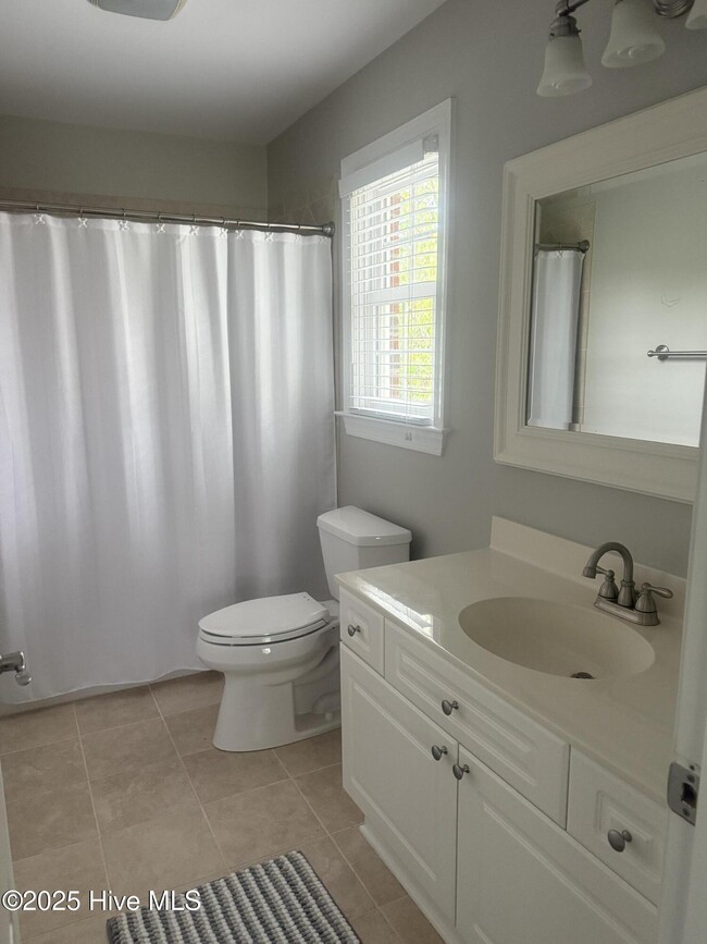 Building Photo - 2105 Lytham Ct