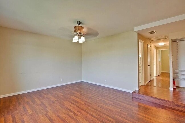 Building Photo - Sharp 3 Bedroom 2 Bath Single Family Home in Desirable Blossom Valley Neighborhood