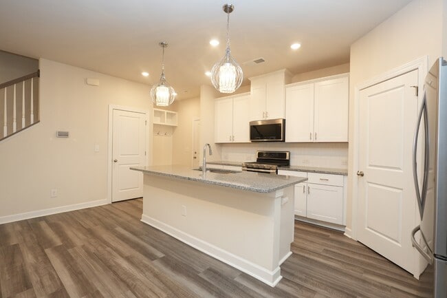 Building Photo - 12412 Larue Ln