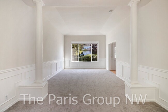 Building Photo - Extraordinary 3463sf Newcastle Home * Amazing Outdoor Spaces * A/C