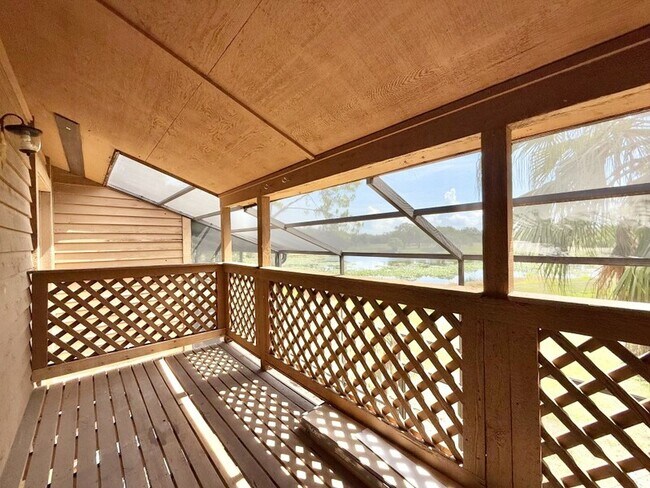 Building Photo - 817 Fairwood Forest Dr