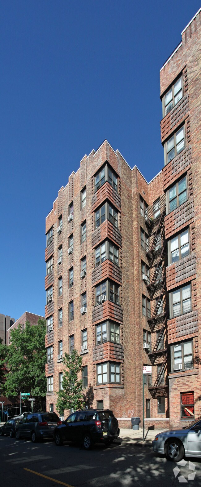 Building Photo - 475 W 186th St