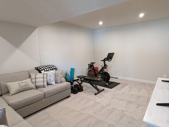 Building Photo - Gorgeous Newer Construction Home (2022) in...