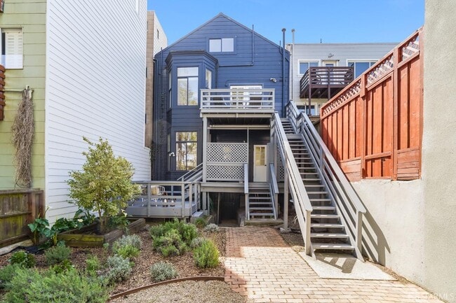 Building Photo - 490 Clipper St