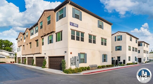 Building Photo - Luxury 4-Bedroom, 3.5-Bathroom Townhouse #28 in Santa Fe Springs