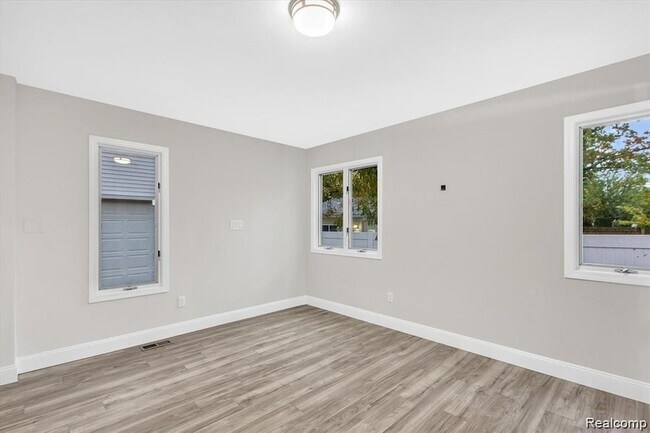 Building Photo - 3134 Harvard Rd