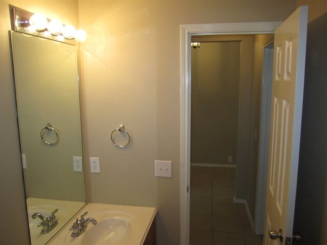 Building Photo - 3502 Schumann Oaks Dr