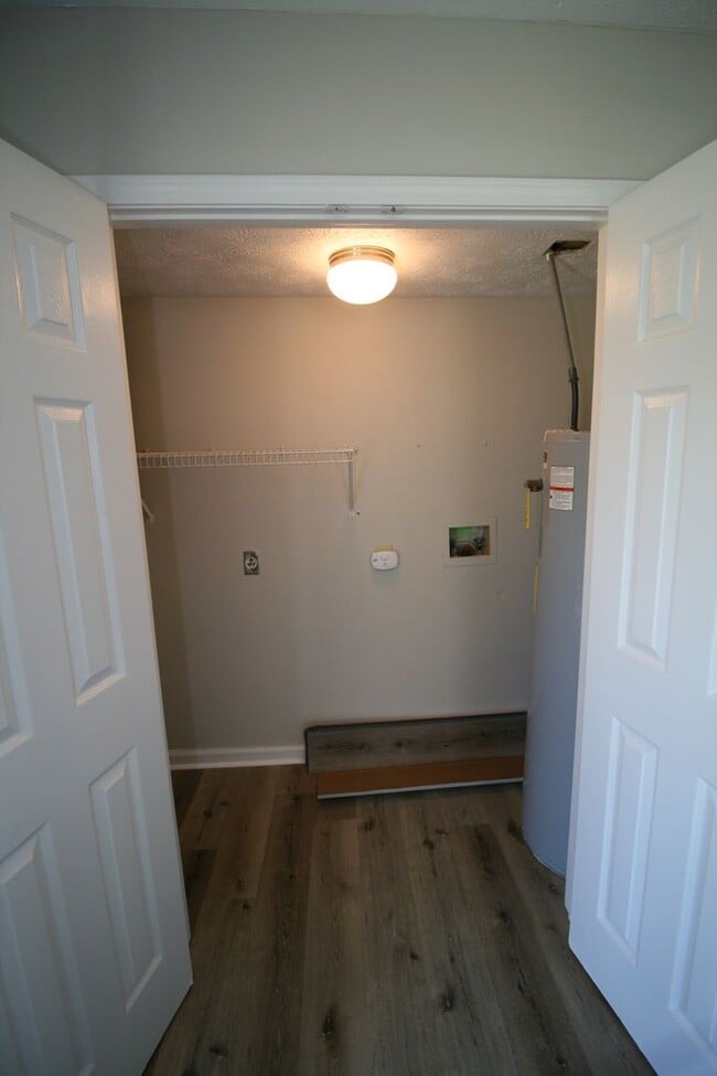 Building Photo - North Point Townhome                   260408