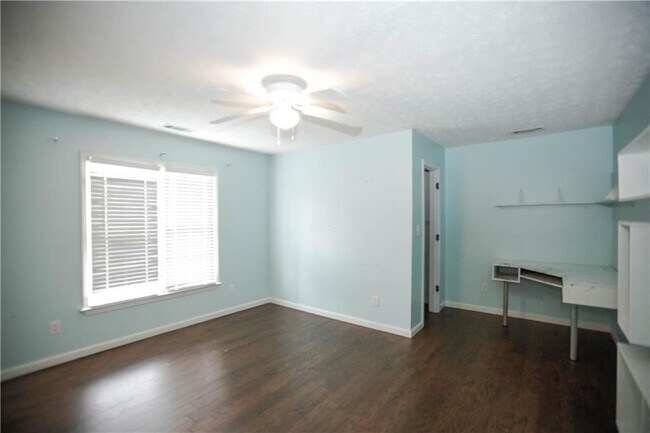 Building Photo - 435 Chandler Ct