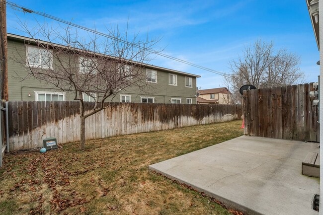 Building Photo - 1709 W Fern Dr