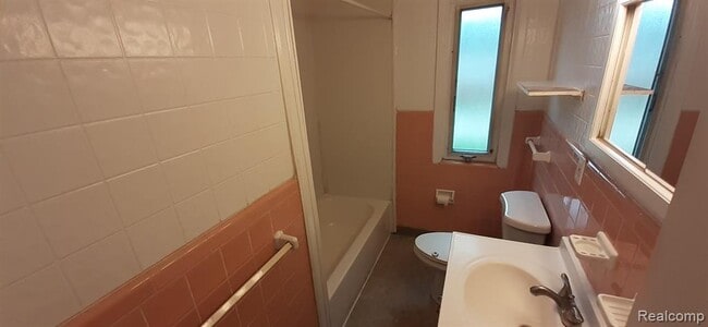 Building Photo - 4914 Gertrude St